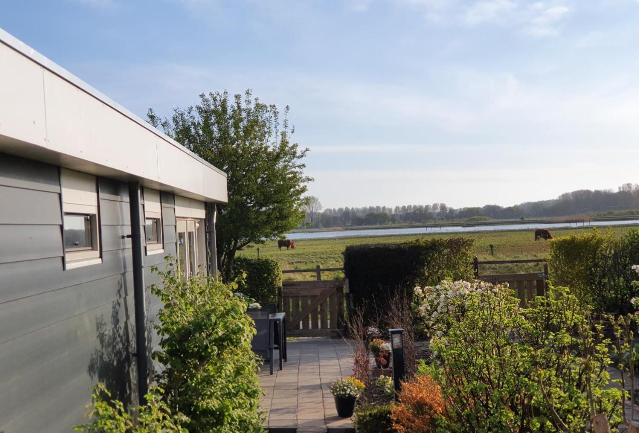 Cottage Geestmerambacht, Een Nieuw Vrijstaande Sfeervol En Landelijk Gelegen VakantiewoningKoedijk エクステリア 写真